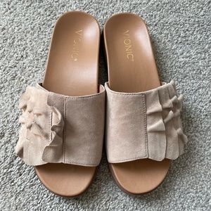 Vionic blush colour sandals size 7